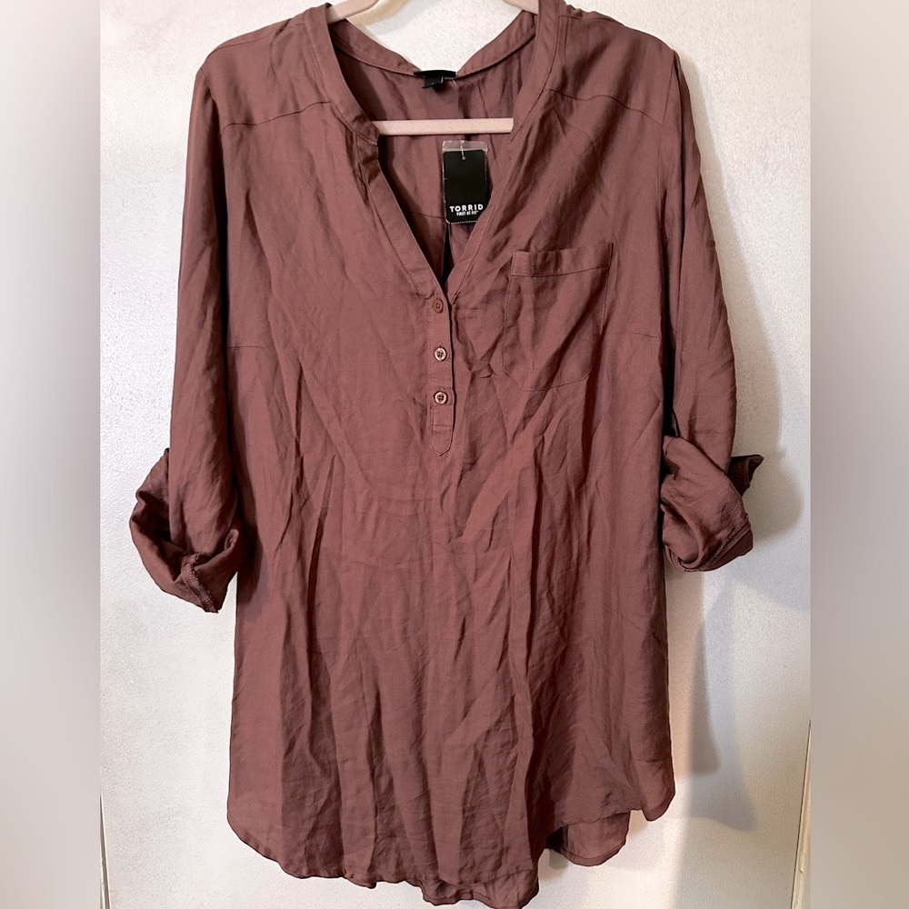 Torrid long sleeve tunic, size 2, brand new w tags, 100% rayon